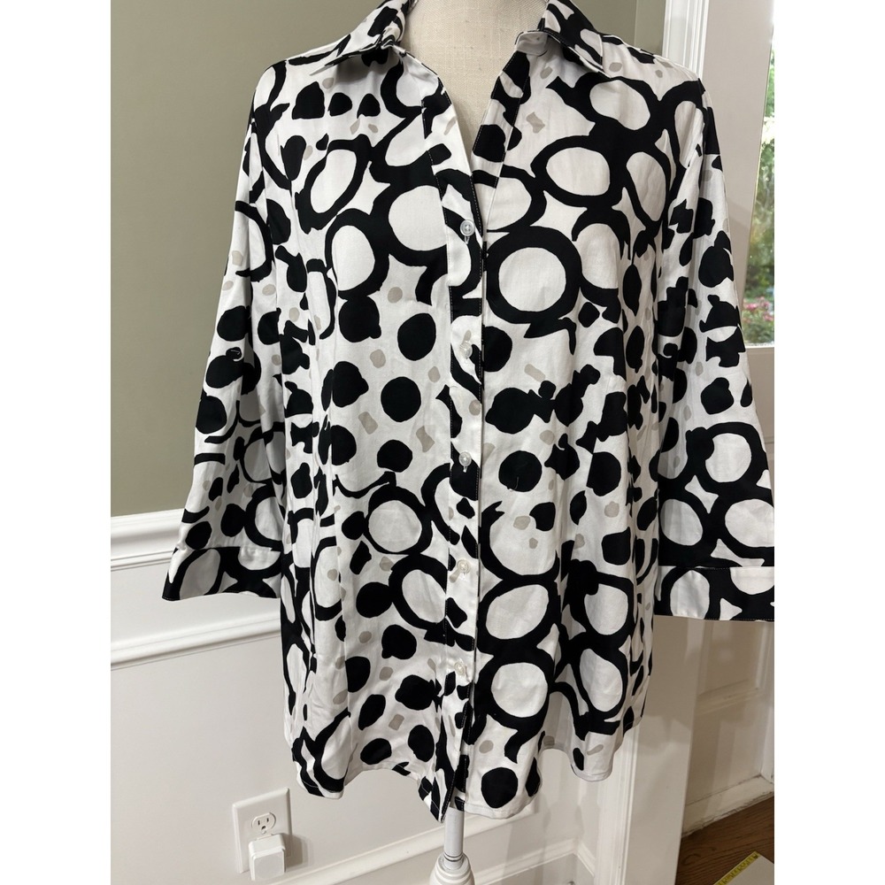 CHICOS Wmn Button TOP 3/4 Cuffed Sleeve BLACK White Beige Circles Sz 3 ( 16 Xl) - Picture 2 of 12